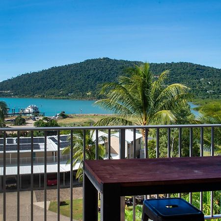 Coral Sea Vista Apartments Airlie Beach Extérieur photo