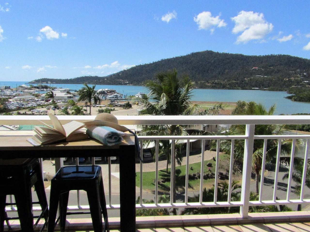 Coral Sea Vista Apartments Airlie Beach Extérieur photo