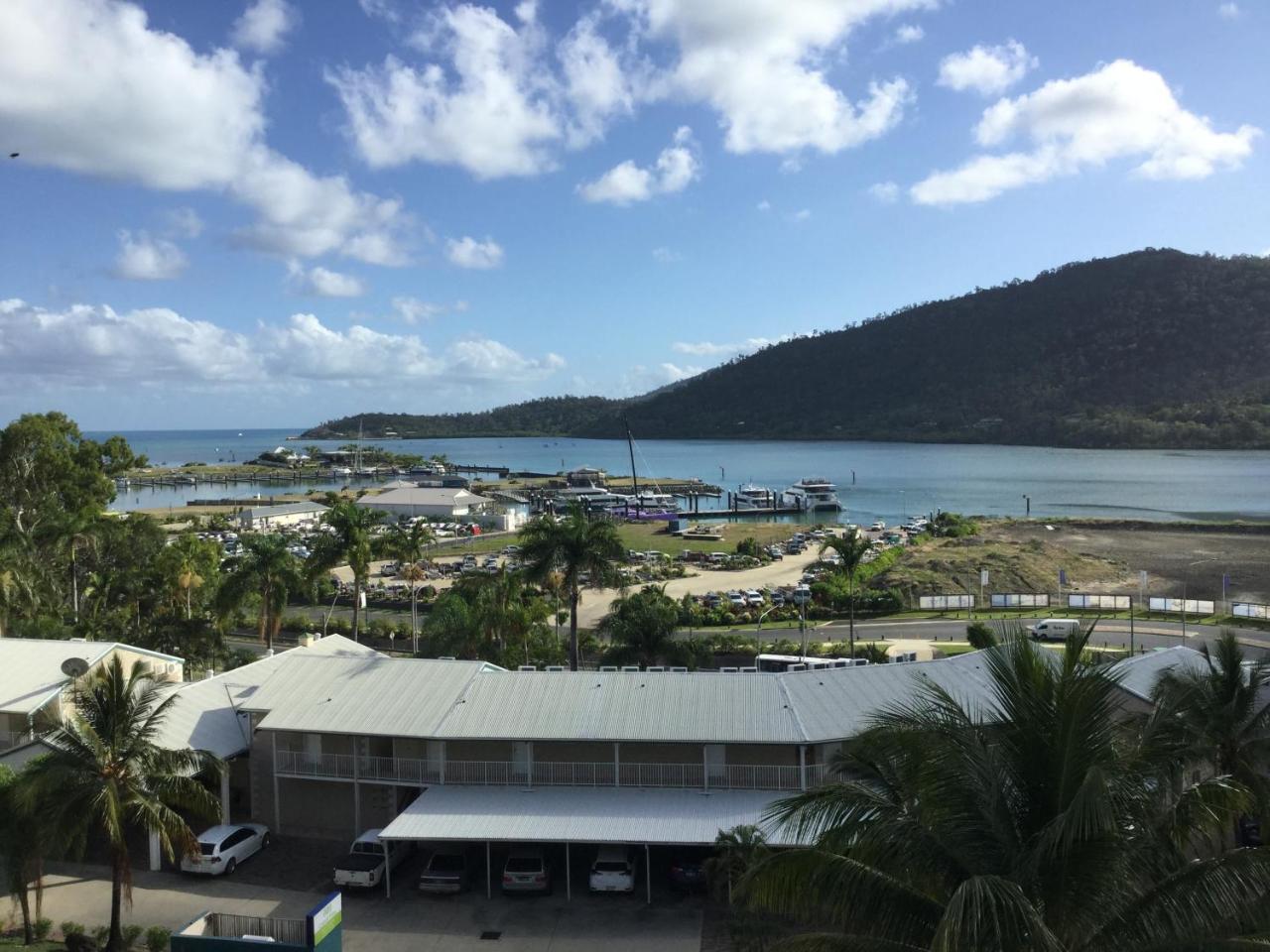 Coral Sea Vista Apartments Airlie Beach Extérieur photo